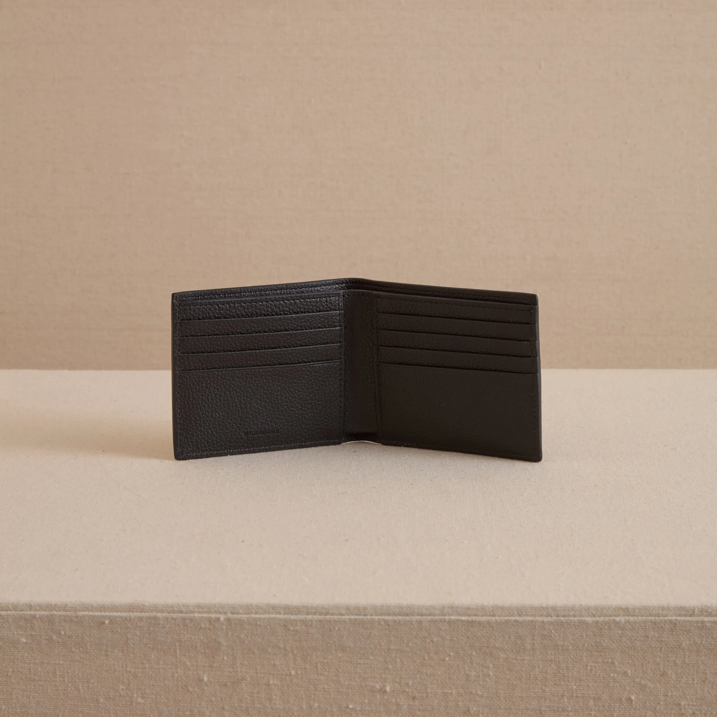 Bi-Fold Wallet in Tumbled Grain Black