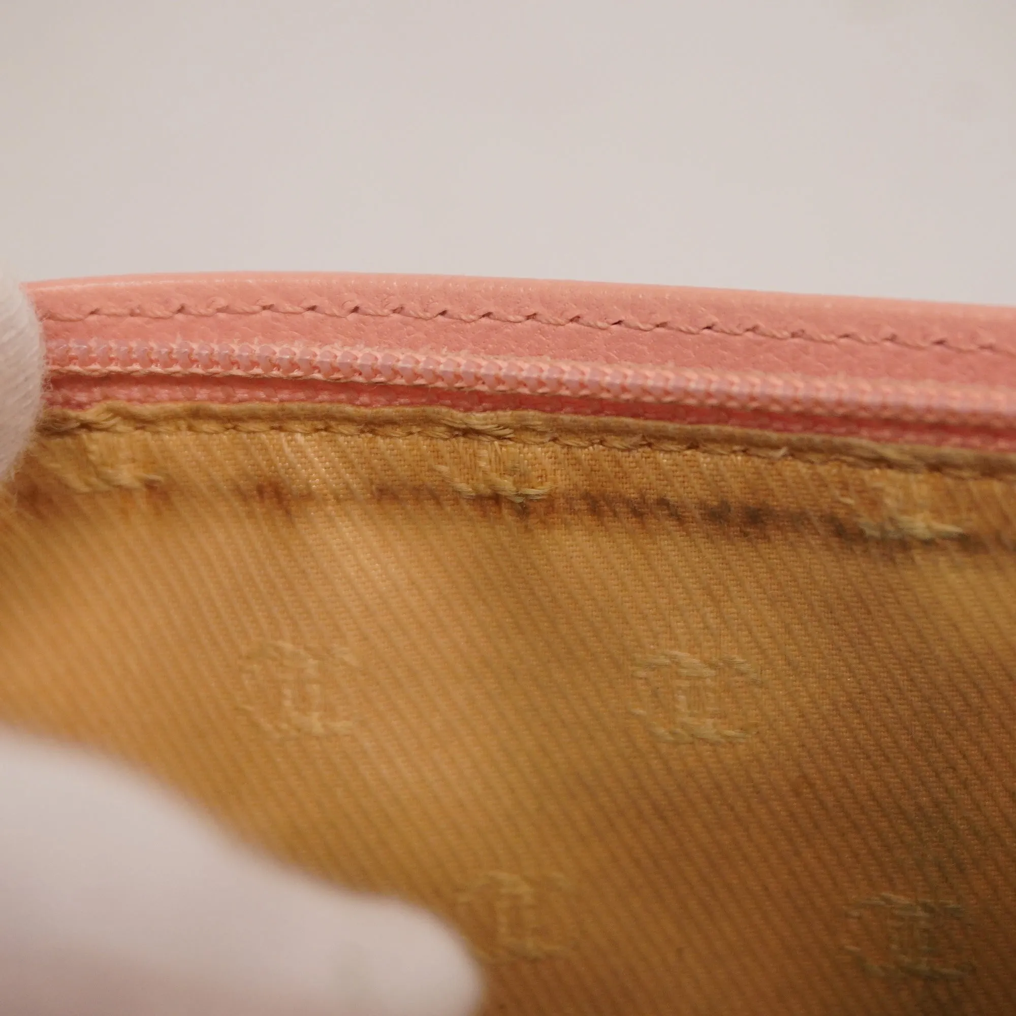 CHANEL  Coco Button Gold Hardware Women's Leather Long Wallet [bi-fold] Pink