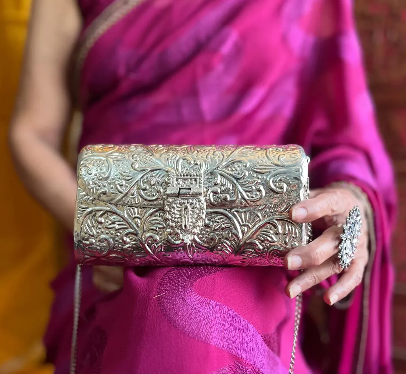 Mughtallic Clutch