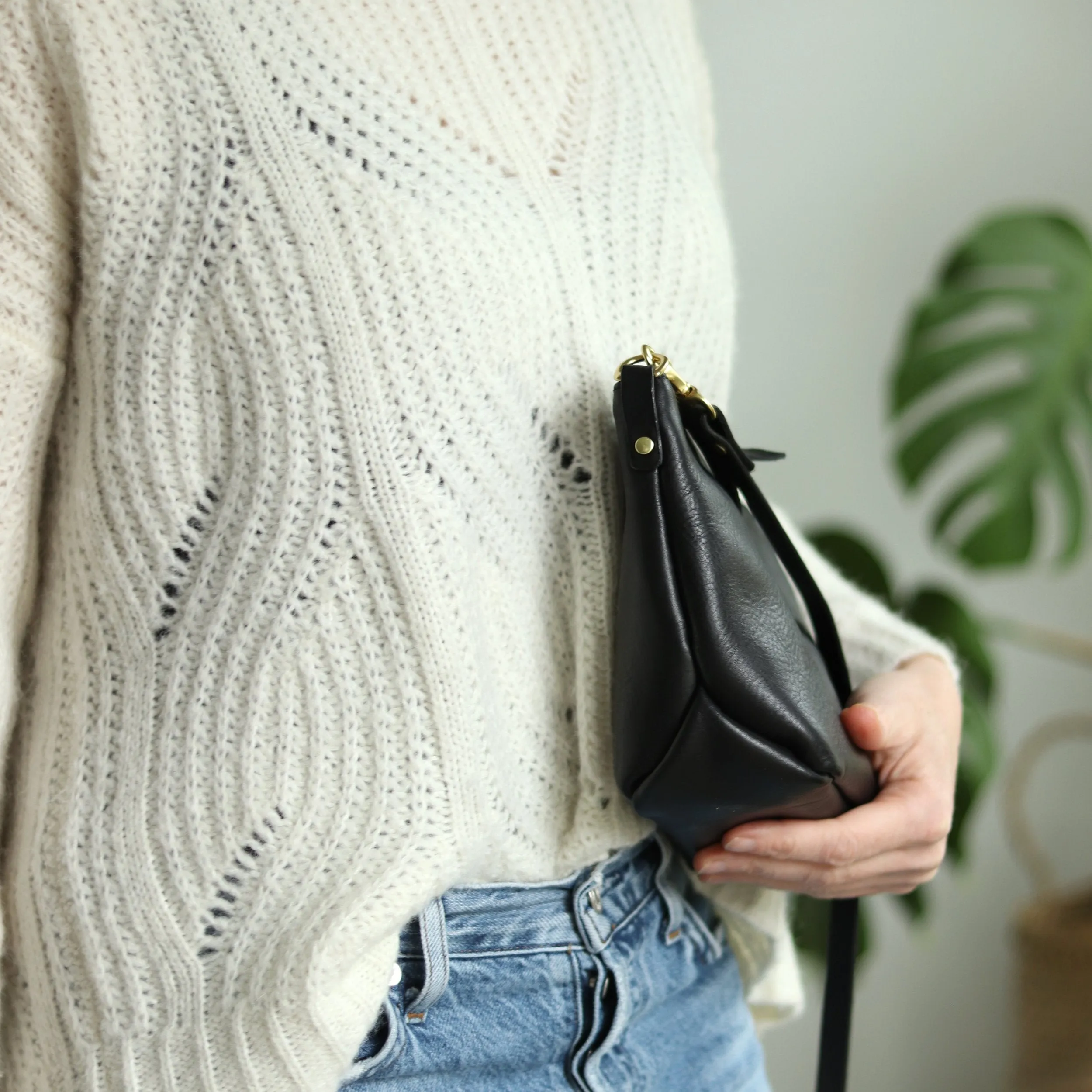Seconds Sale - Small Leather Convertible Crossbody Clutch Bag - Black Pebble