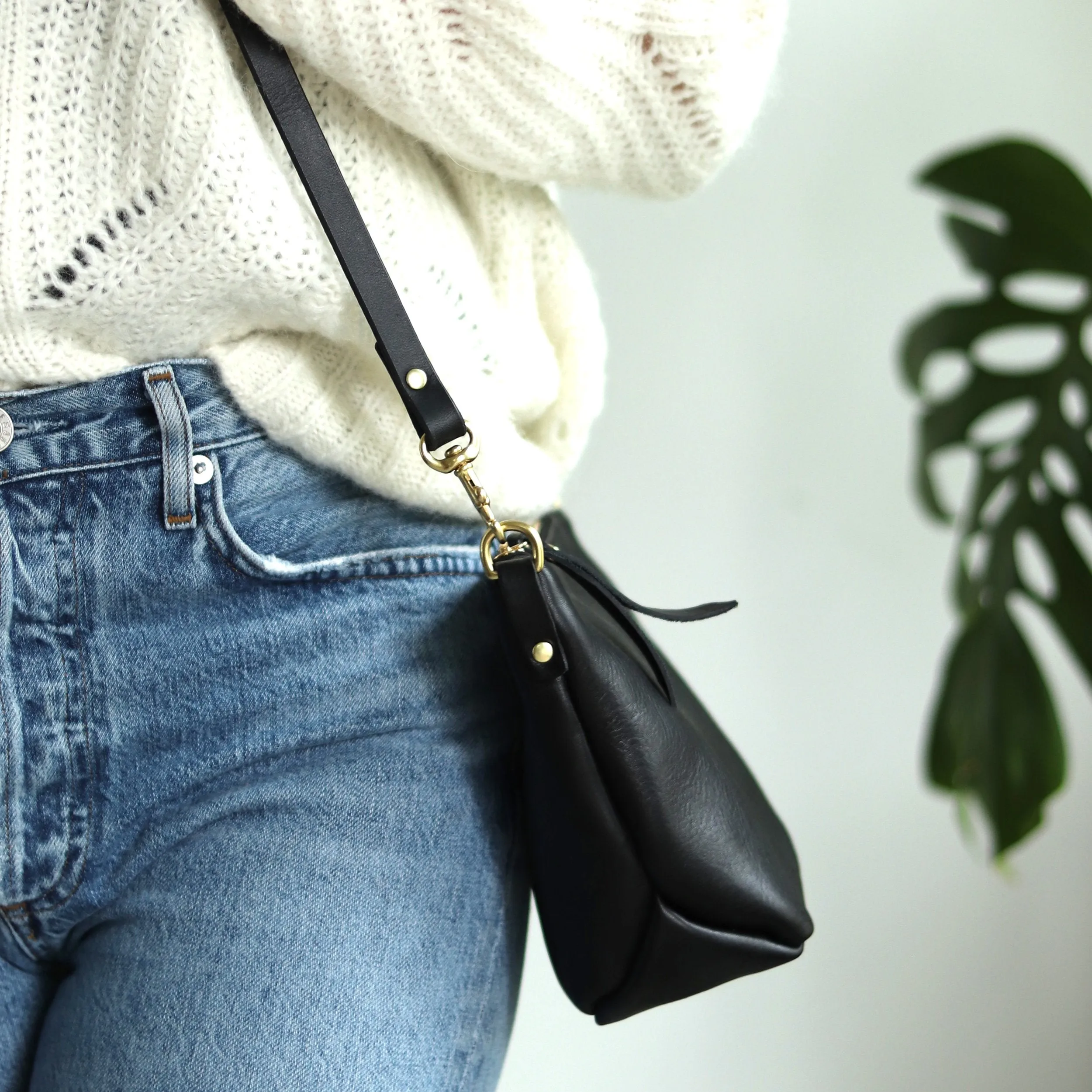 Seconds Sale - Small Leather Convertible Crossbody Clutch Bag - Black Pebble