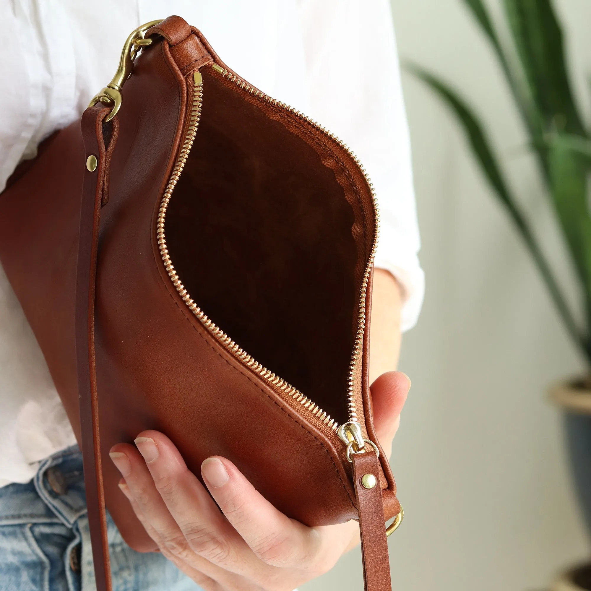 Seconds Sale - Small Leather Convertible Crossbody Clutch Bag - Cognac
