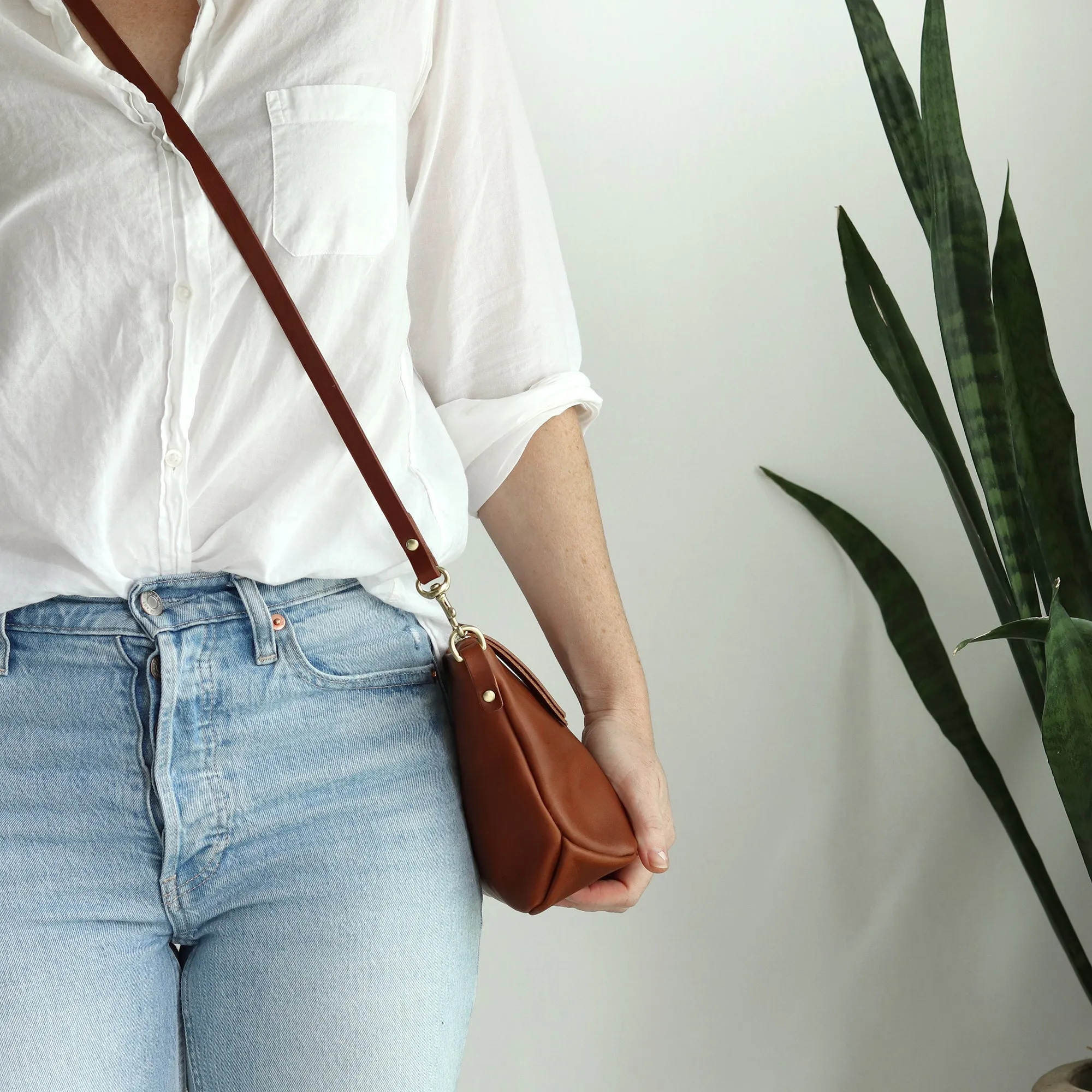 Seconds Sale - Small Leather Convertible Crossbody Clutch Bag - Cognac